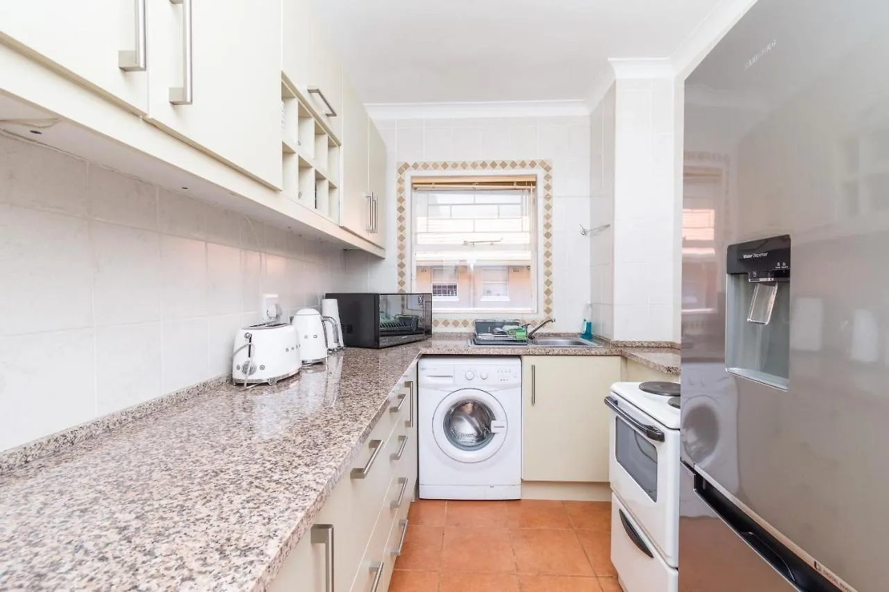Spacious 2 Bed Green Point Apartment Cape Town South Africa