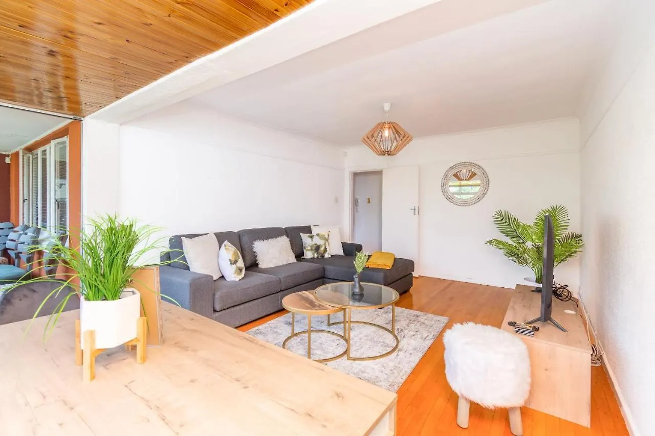 Spacious 2 Bed Green Point Apartment Cape Town