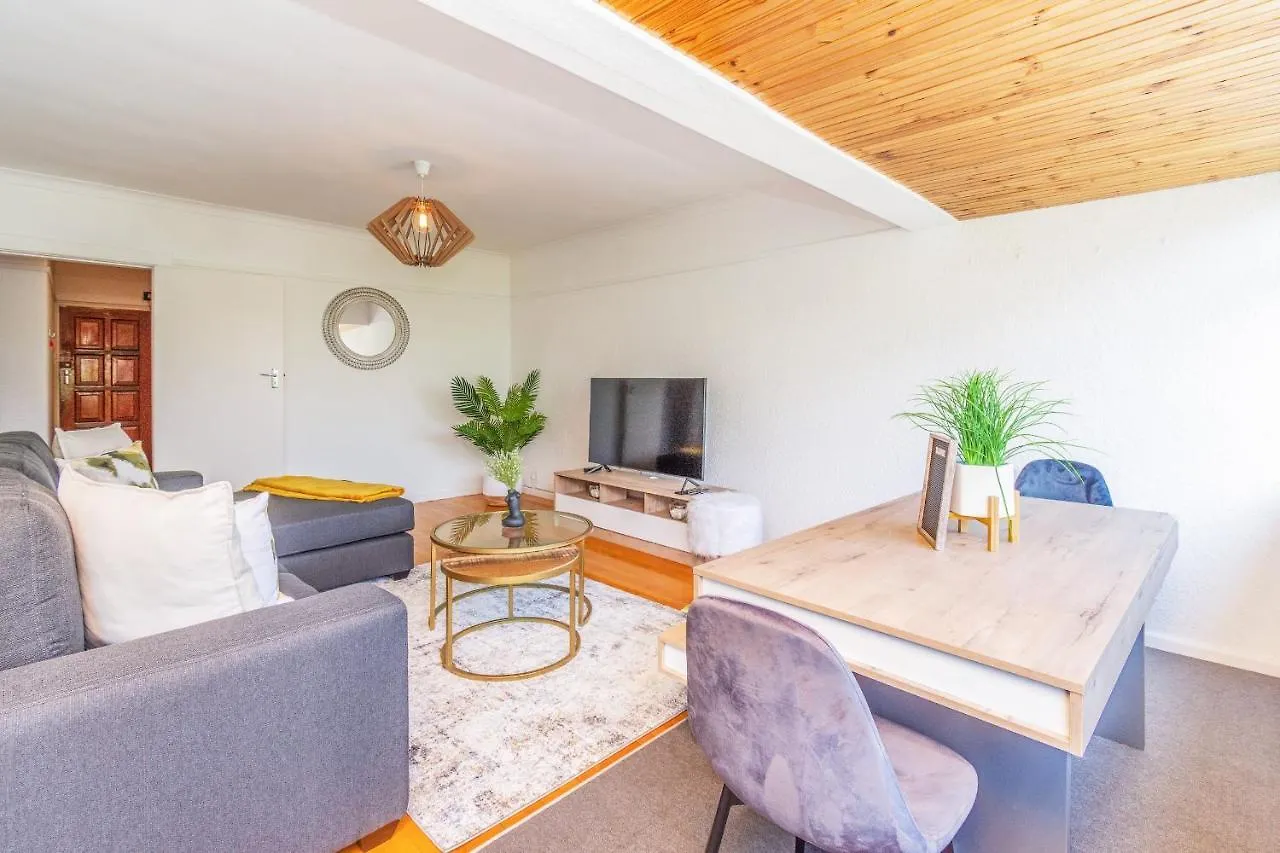Spacious 2 Bed Green Point Apartment Cape Town