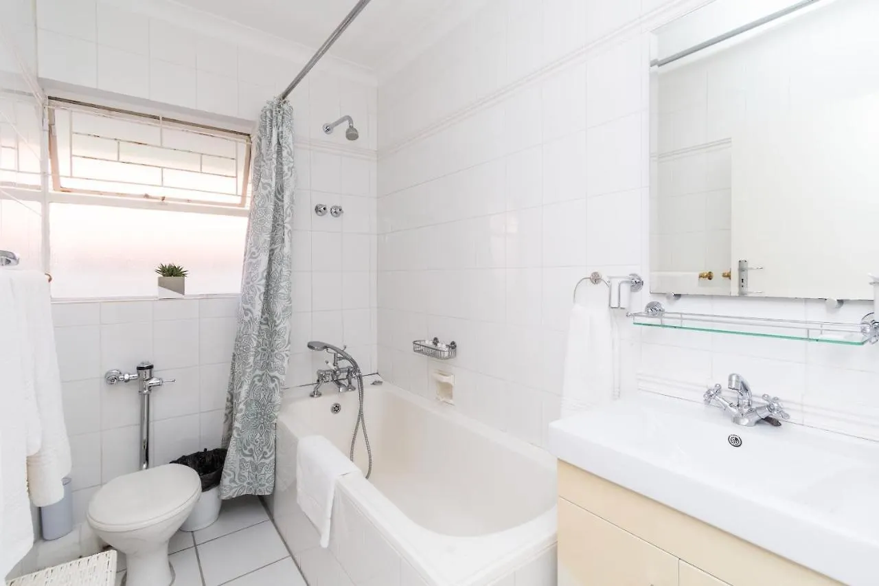 Spacious 2 Bed Green Point Apartment Cape Town