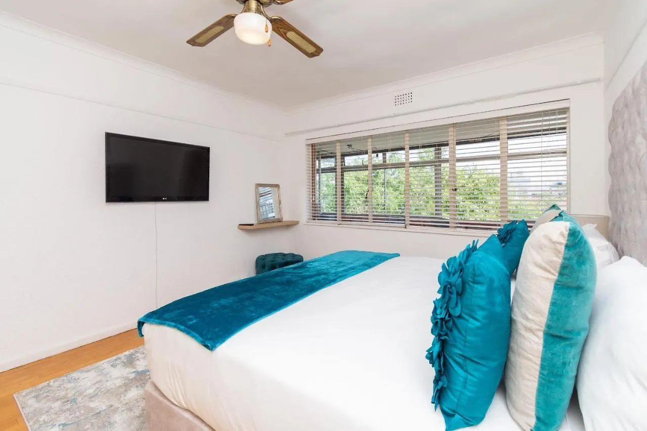 Spacious 2 Bed Green Point Apartment Cape Town
